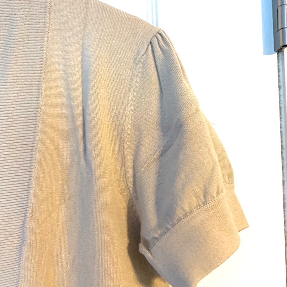 Vest - Picture 2 of 4
